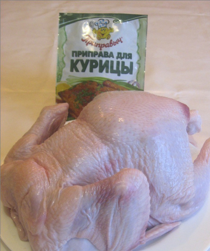 1. Этап. Курица гриль в духовке: 1. Подготовим ингредиенты. Курицу размораживаем, моем под проточной водой, и обсушиваем полотенцем.