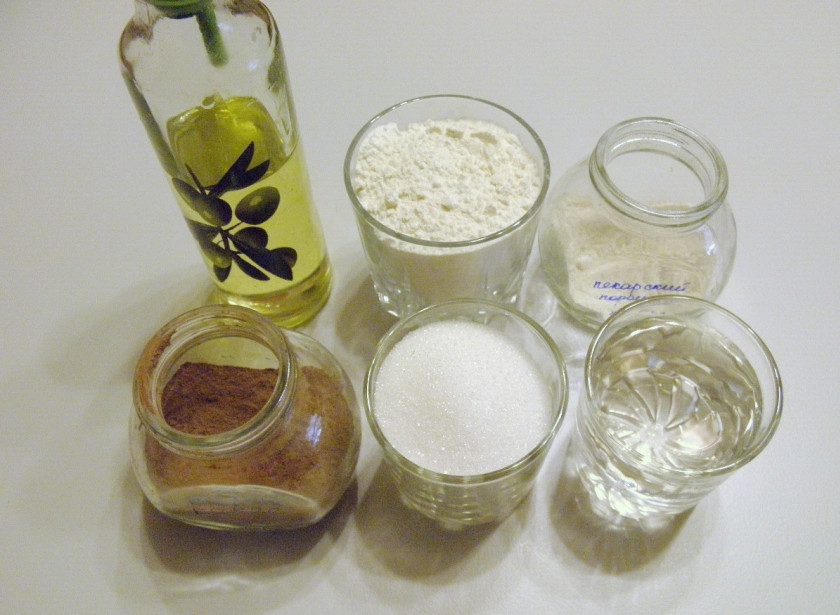 1. Этап. Постные маффины: 1. Подготовьте заранее все продукты, необходимые для приготовления кексов. Отмерьте.