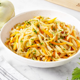 Тушеная капуста кольраби