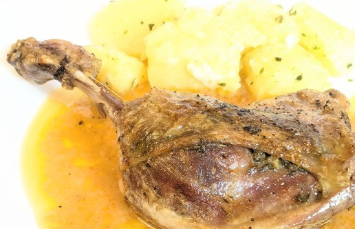 1. Этап. Нежные утиные ножки с ароматным маслом: Очень ароматные, сочные и вкусные ножки.