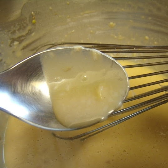 1. Этап. Соус Цезарь: Соус готов. Осталось его охладить (я ставлю в холодильник хотя бы на полчасика), после чего соусом можно заправлять салат цезарь. Приятного аппетита! :)