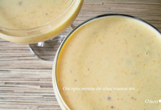 1. Этап. Панна котта с хурмой: Разлейте по формочкам или креманкам, уберите в холодильник на несколько часов до застывания.