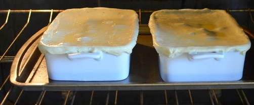 1. Этап. Рецепт вкусного мясного пирога: Поставьте в разогретую до 180 градусов духовку на 15-20 минут. Приятного аппетита!