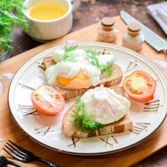 Яйцо пашот в пищевой пленке