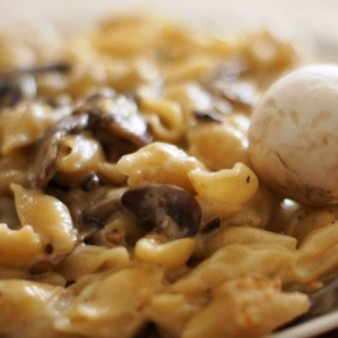 Паста с шампиньонами в сливочном соусе