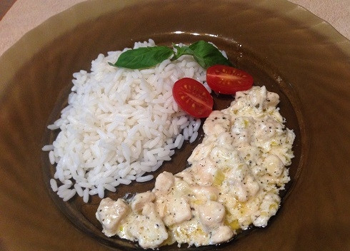 1. Этап. Сливочно-рыбный соус: 6. В этот раз у меня соус был к рису. Если готовите его к макаронам, добавьте готовые макароны на сковороду и прогрейте с соусом минуту-полторы.