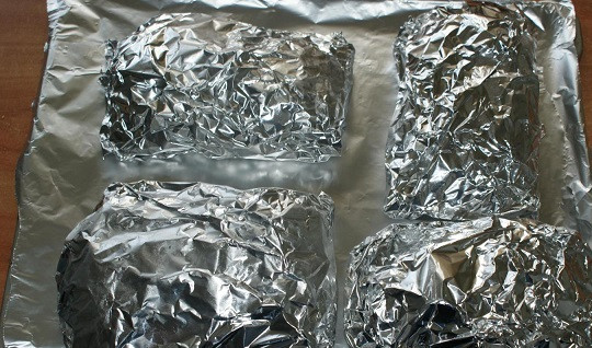 1. Этап. Рыба запеченная диетическая: 10. И аккуратно завернуть каждый конвертик. Выложить на противень и отправить в разогретую духовку минут на 35.