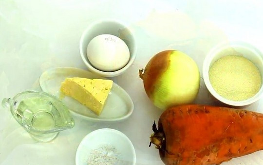 1. Этап. Морковные котлеты с манкой в духовке: Подготовьте все продукты.