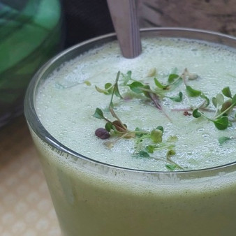 Смузи из стеблей листовой зелени