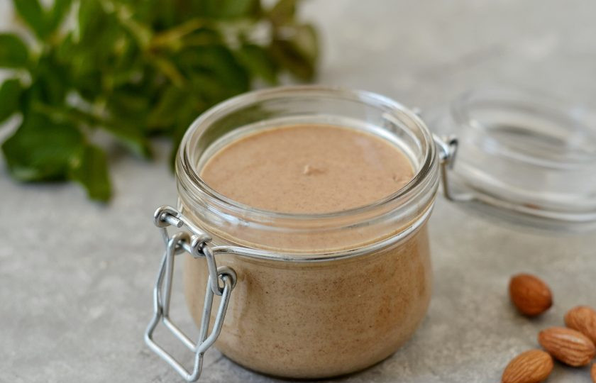 1. Этап. Миндальное масло: Миндальное масло готово, приятного аппетита!