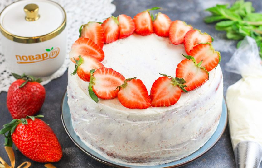 1. Этап. Чиз крем для выравнивания торта: Затем украсьте десерт ягодами, фруктами или печеньем при подаче.