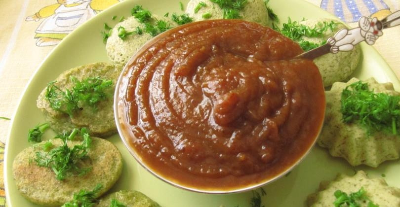 1. Этап. Тамариндовый соус: Томите соус на медленном огне в течение 5 минут, постоянно мешая. Соус готов!