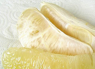 1. Этап. Варенье из помело: Очистить дольки от пленок и семян.