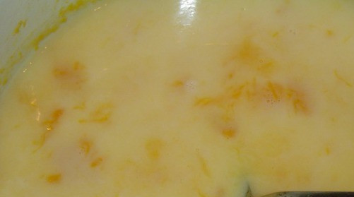 1. Этап. Кабачковая каша с рисом: Варим до мягкости, разминаем и кладем ваниль, сахар и соль. Заливаем молоком.