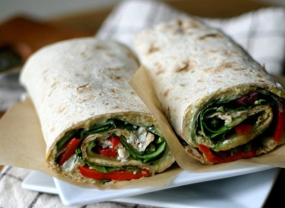 1. Этап. Горячий рулет из лаваша: 3. В духовке при 180 градусах запекаем примерно 15 минут. Затем разрезаем рулет порционными кусочками. И подаем к столу!