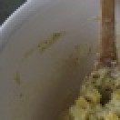 1. Этап. Сырные булочки Эмменталь: Добавить в миску 2 стакана муки. Смешать с яичной смесью. Добавить сырные кубики и оставшиеся 1,5 стакана муки. Смешать.