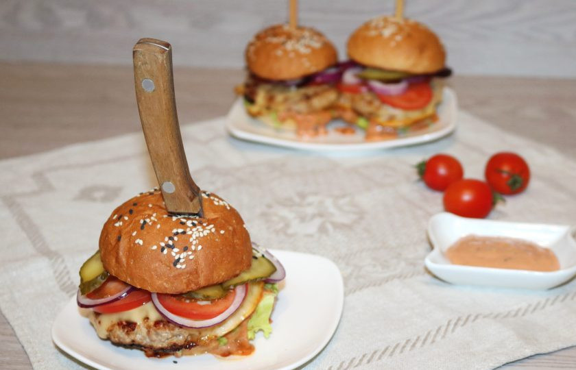 1. Этап. Сочный бургер: Сочный бургер готов! Приятного аппетита!