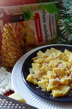 1. Этап. Паста Ёлки-палки: Подать горячим, посыпав тёртым пармезаном и розовым перцем.