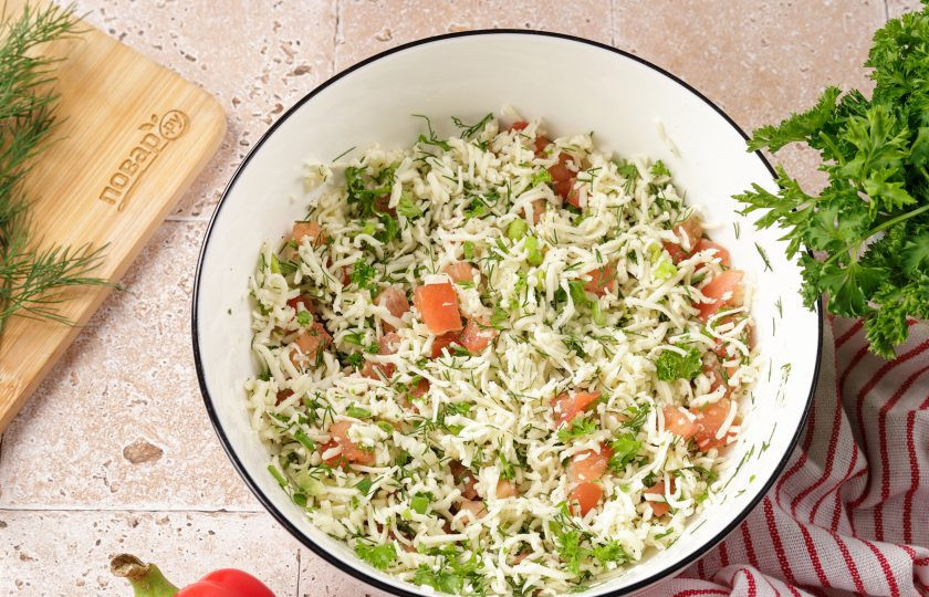 1. Этап. Жареный болгарский перец с сыром: Перемешайте.