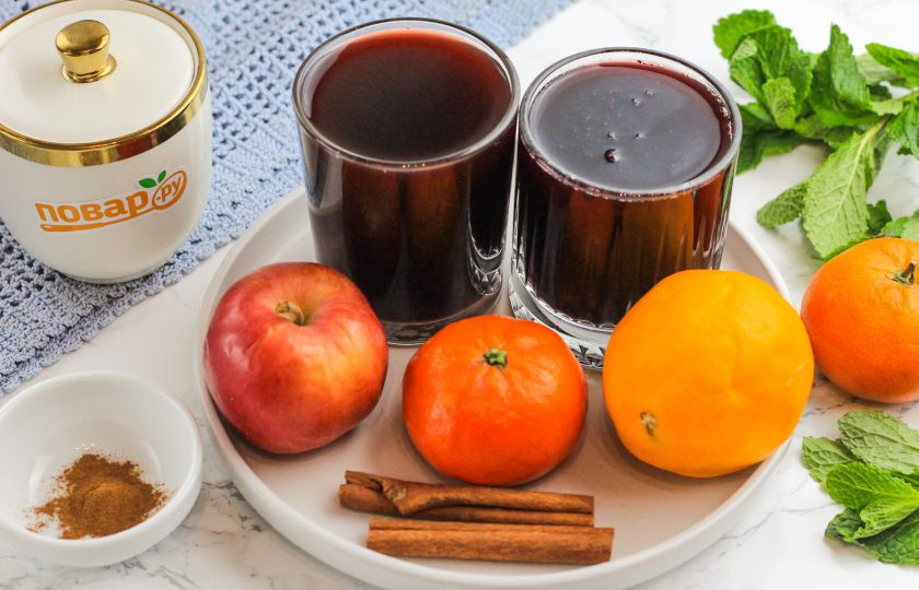 1. Этап. Черный глинтвейн: Подготовьте указанные ингредиенты. Вино используйте крепленое. Фрукты выбирайте по своему вкусу. Если вино слишком сладкое, то можно добавить лимон либо лайм.