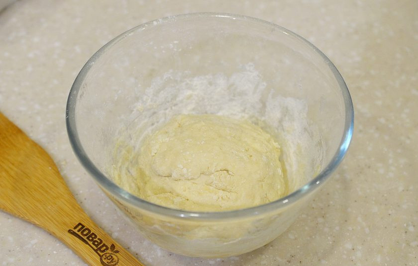 1. Этап. Лепешки сырные на сковороде: 4. Замесите тесто.