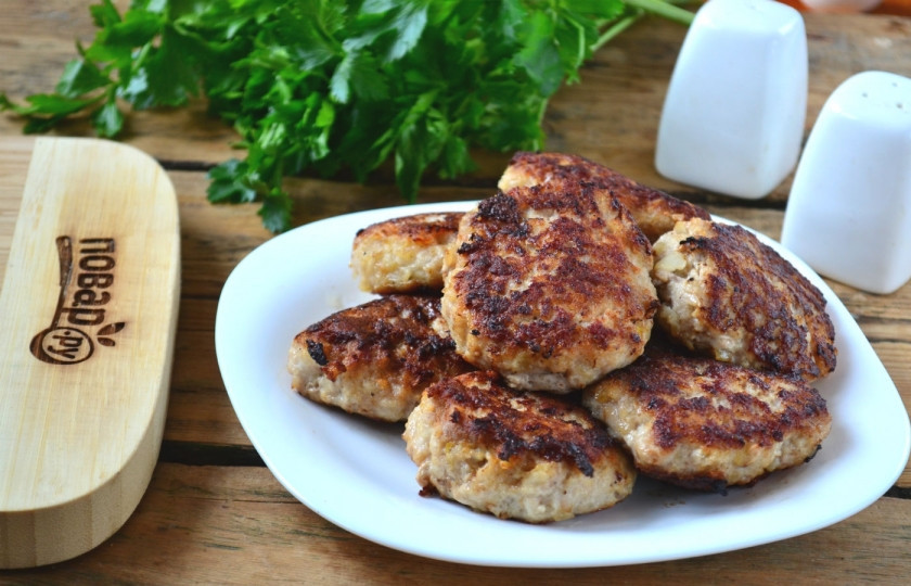 1. Этап. Котлетки с секретом Любимые: Ароматные, сочные и очень вкусные котлетки с секретом готовы. Уверена, они обязательно станут вашими любимыми. Кушайте с удовольствием!