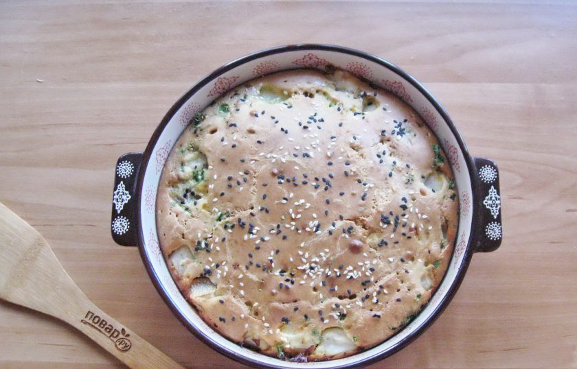 1. Этап. Пирог с судаком: Выпекайте пирог в духовке, разогретой до 180 градусов 35-40 минут.