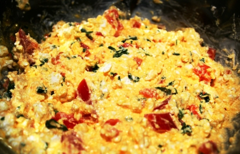 1. Этап. Чушка бюрек: Хорошенько все перемешиваем. Получается вот такая красивая начинка.