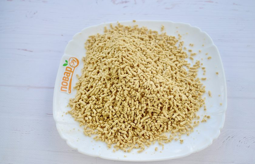 1. Этап. Халва: 6. Соедините с пастой из семечек и перекрутите еще раз через мясорубку.