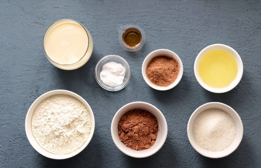 1. Этап. Веганское пирожное Картошка: Подготовьте все ингредиенты. Разогрейте духовку до 170 градусов.