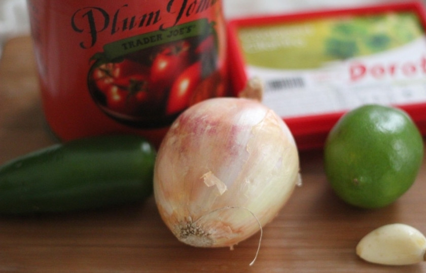 1. Этап. Томатная сальса: Подготовить нужные продукты.