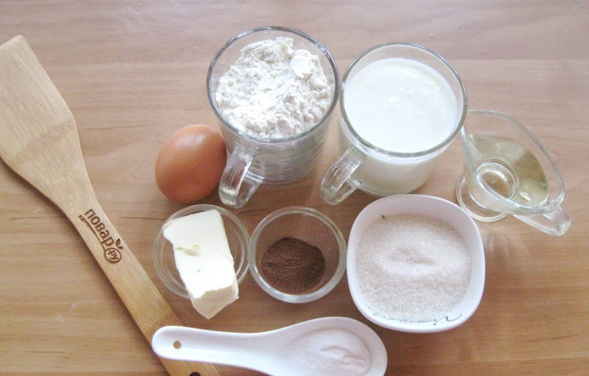 1. Этап. Кекс на кефире с корицей: Подготовьте ингредиенты для приготовления кекса.