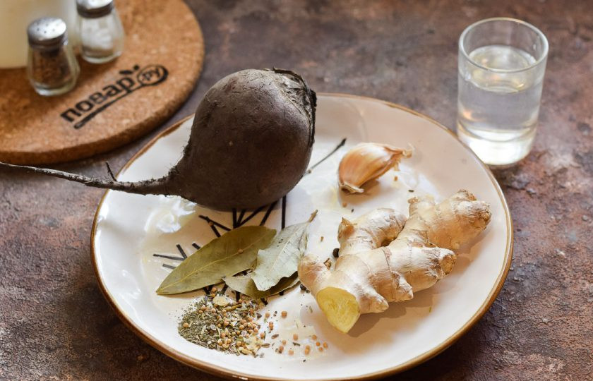 1. Этап. Свекла маринованная с имбирем на зиму: Подготовьте ингредиенты.