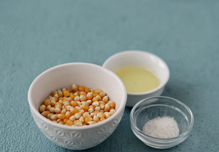 1. Этап. Соленый попкорн: Подготовьте все ингредиенты.