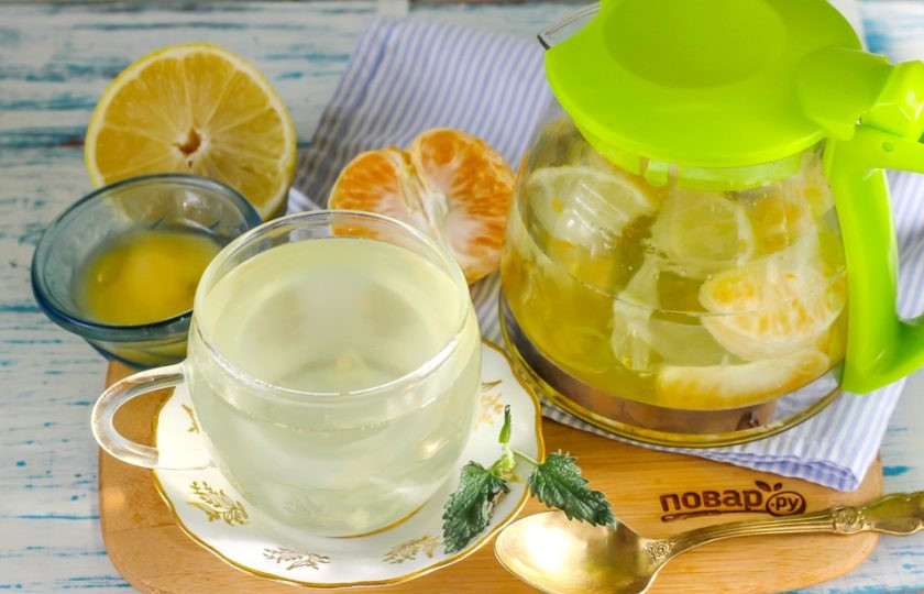 1. Этап. Имбирный напиток: Разлейте имбирный напиток в чашки и подайте с цветочным медом любого сорта - каждый сам выложит себе в чашку нужное количество сладкого продукта. Готовьте такой напиток с утра и пейте в течение дня, угощая своих родных и друзей.