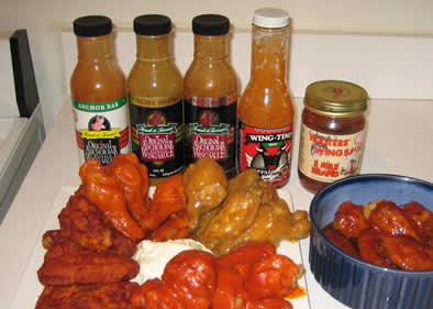 1. Этап. Крылышки в панировке в духовке: Подавайте крылышки с различными соусами.