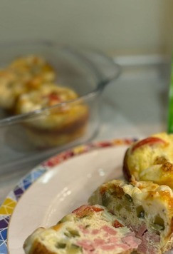 1. Этап. Закусочные маффины из яиц: Всем приятного аппетита! Это очень полезно, сытно и вкусно! Обязательно попробуйте приготовить и делитесь своими результатами!