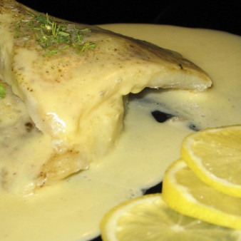 Рыба под белым соусом