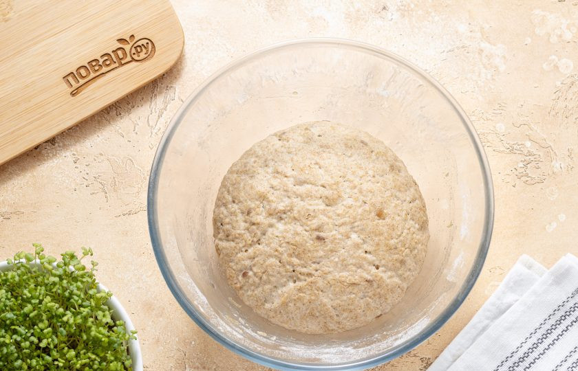 1. Этап. Ржаные булочки с отрубями: Готовое тесто увеличится в объеме.