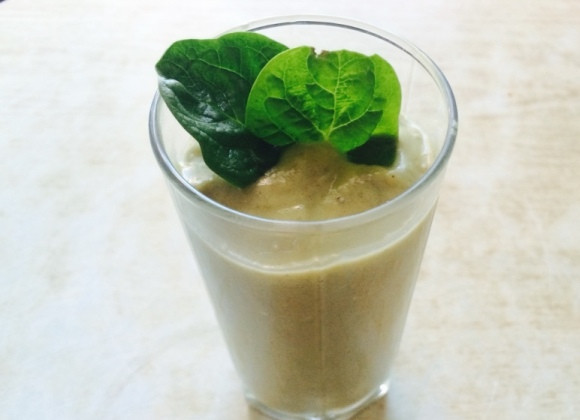 1. Этап. Смузи с авокадо: Взбиваем блендером до однородной консистенции, разливаем и подаем!:) Приятного и полезного завтрака;)