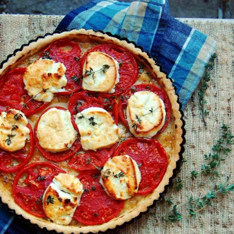 Тарт с помидорами и сыром