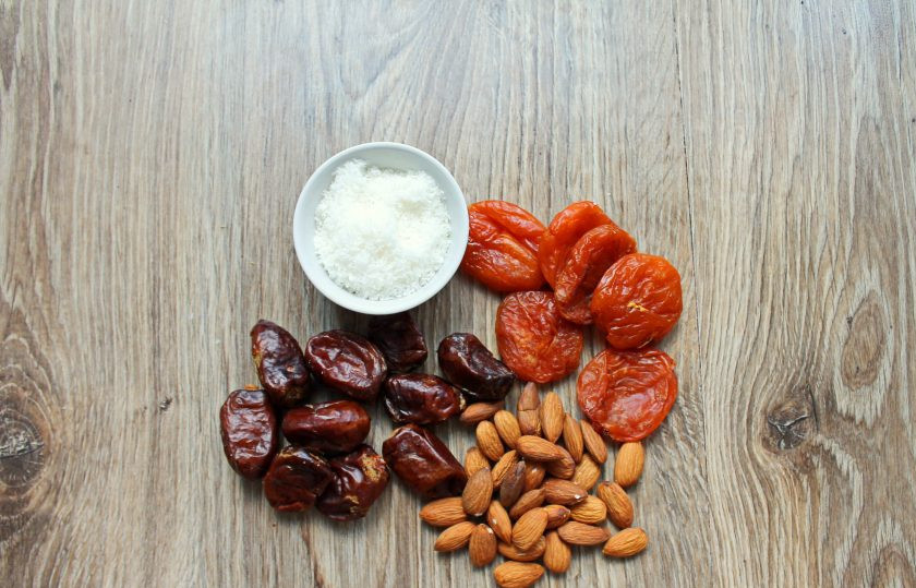 1. Этап. Конфеты Фитнес: Подготовьте все ингредиенты для приготовления конфет 