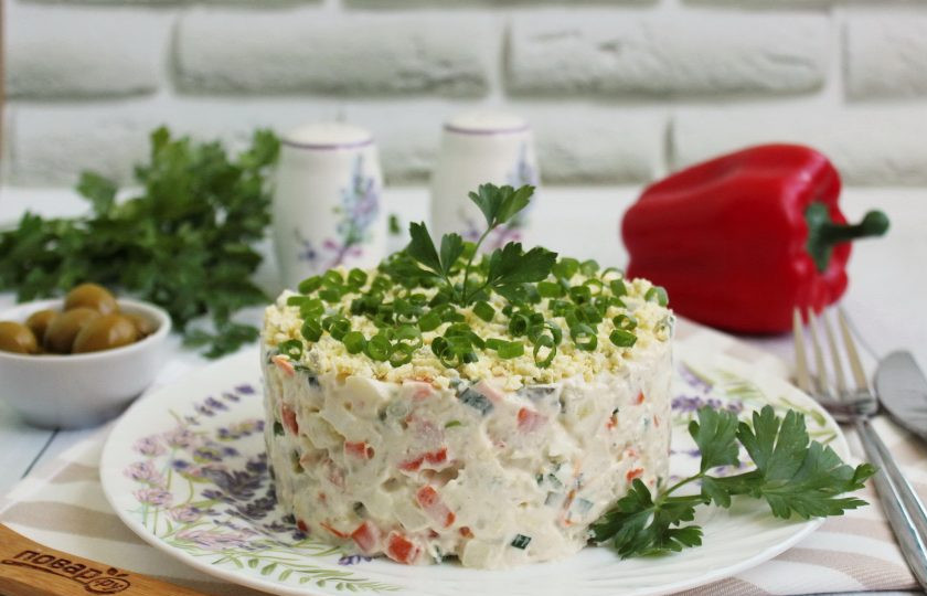 1. Этап. Салат Оливье с курицей, сладким перцем и оливками: Салат 