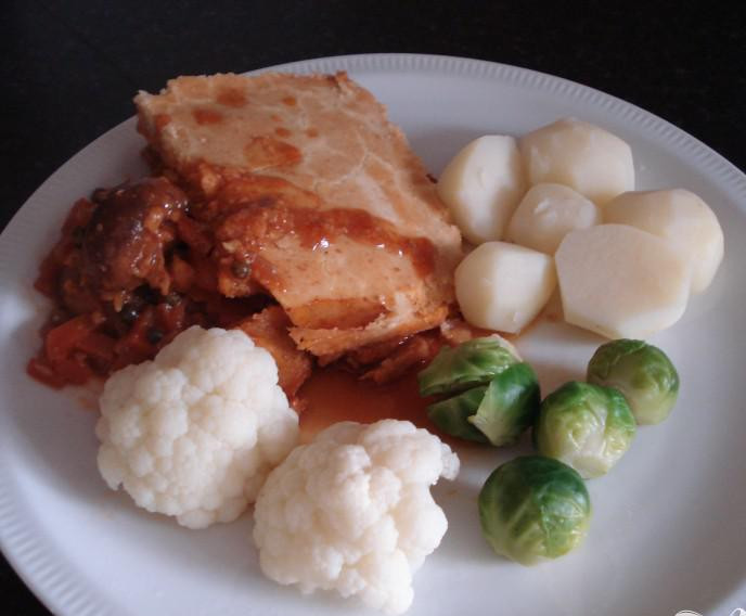 1. Этап. Пирог с грибами и сыром стилтон: 5. Подавать пирог с овощами или с картофелем.