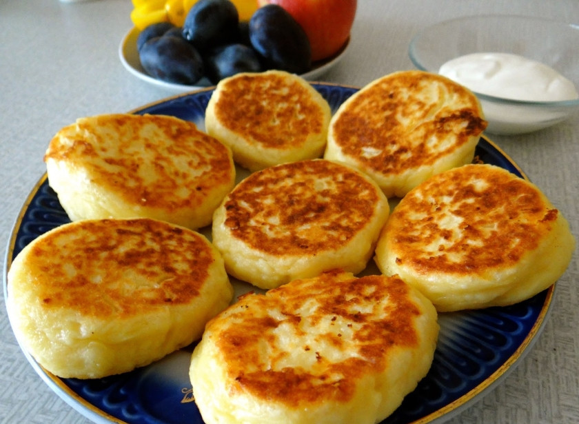 1. Этап. Сырники с грушей и яблоком: 5. Вот и все! Приятного аппетита!