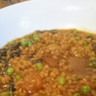 Лимонный суп из шпината и булгура