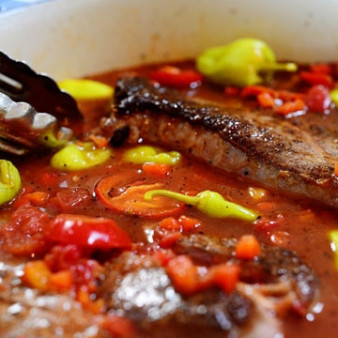 Острая тушеная говядина по-итальянски