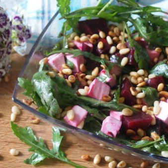 Салат со свеклой и брынзой