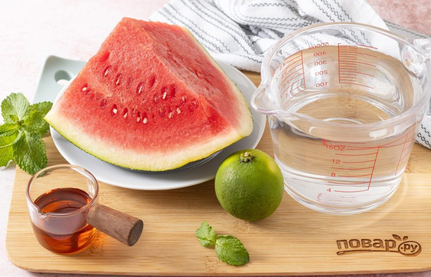 1. Этап. Арбузный зеленый чай: Подготовьте все ингредиенты.