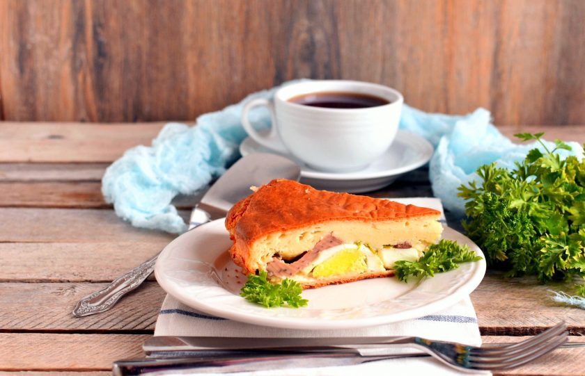 1. Этап. Пирог с печенью трески: Нарежьте и подавайте.